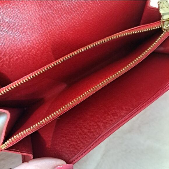 Louis Vuitton Porte-Monnaie EPI Tresor Wallet - Picture 7 of 15